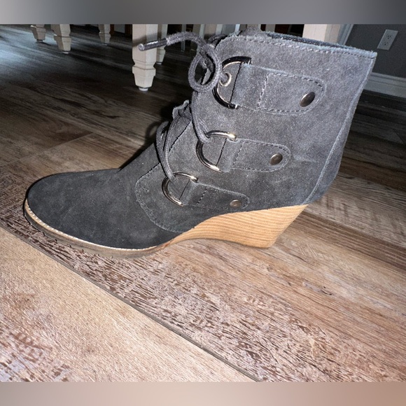 Diba Black suede booties - Picture 3 of 4